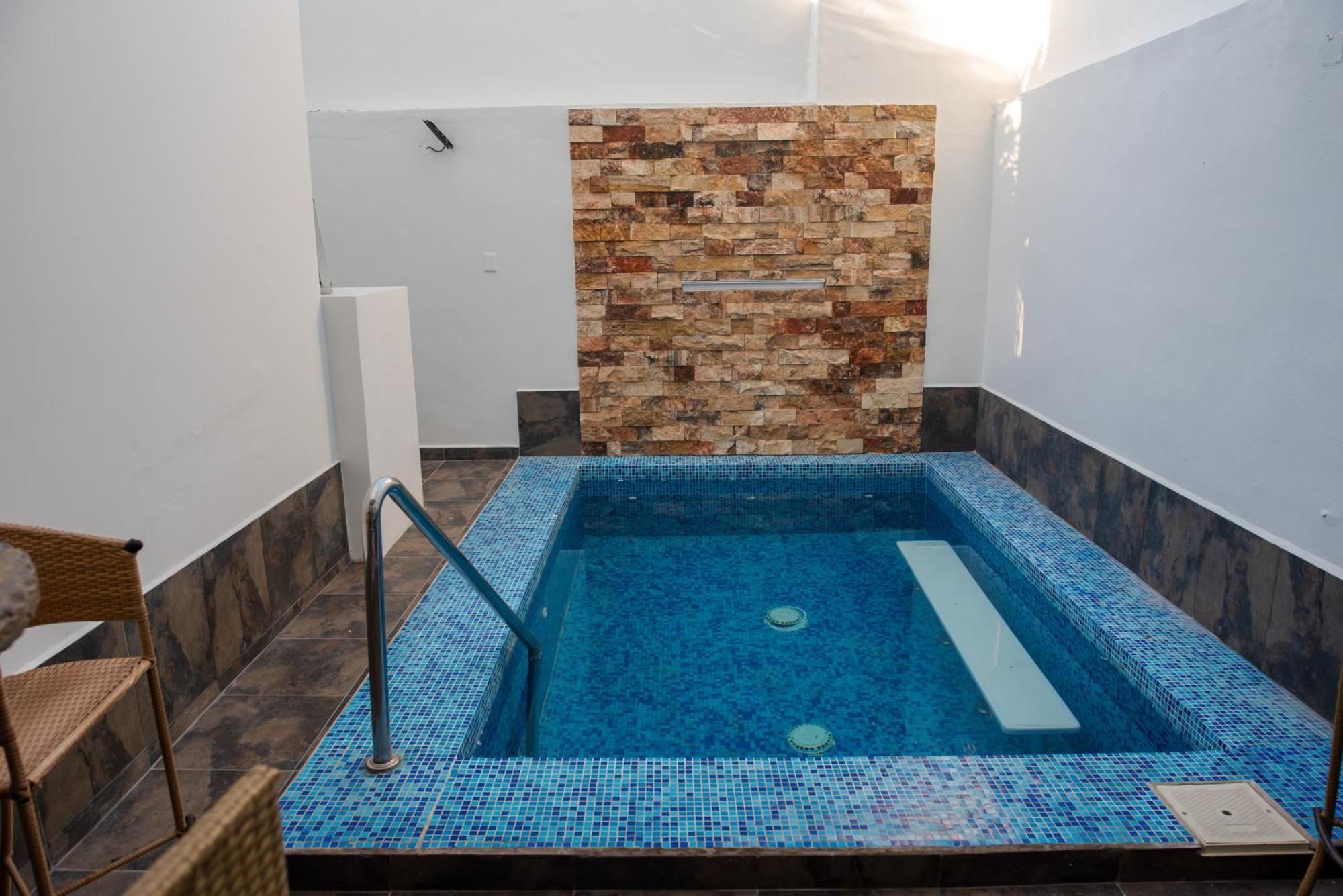 2Br-3Ba Condo Block From Beach W Rooftop Jacuzzi マサトラン エクステリア 写真