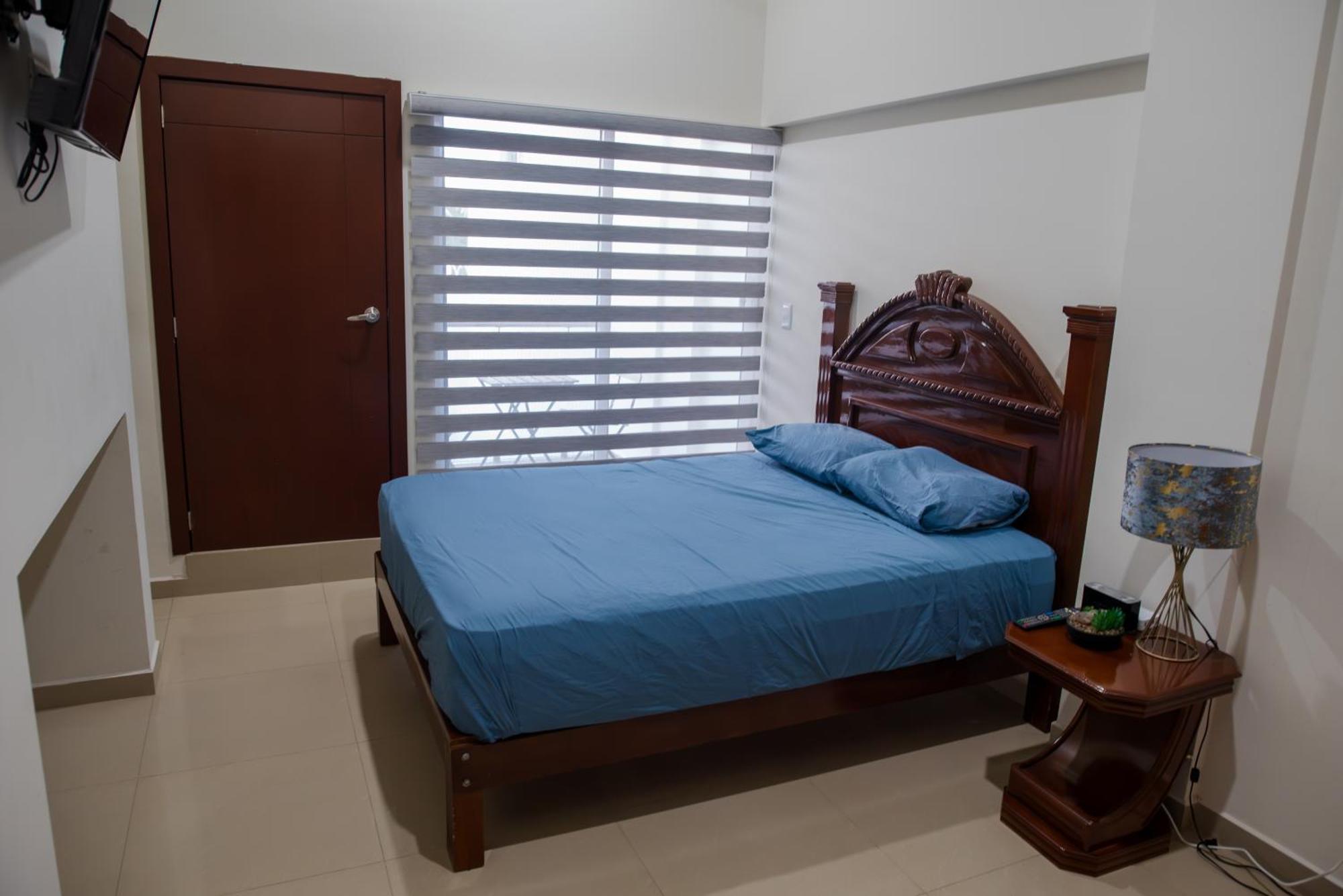 2Br-3Ba Condo Block From Beach W Rooftop Jacuzzi マサトラン エクステリア 写真